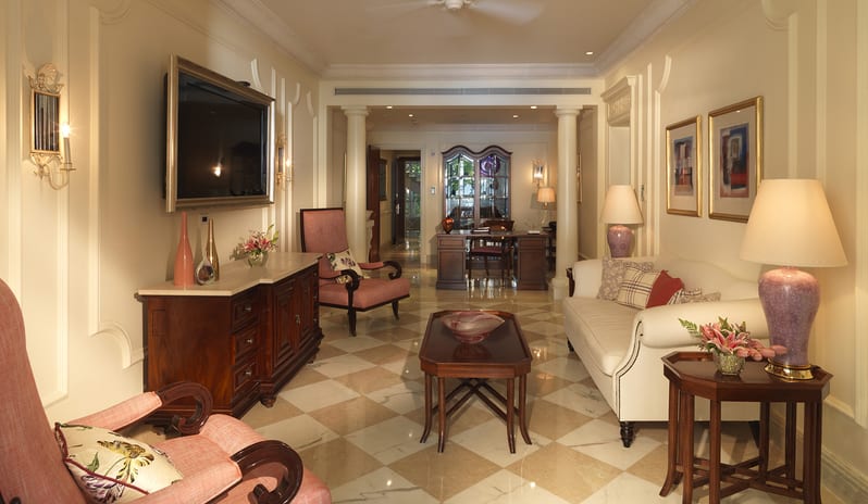 Dolphin Suite Lounge 2